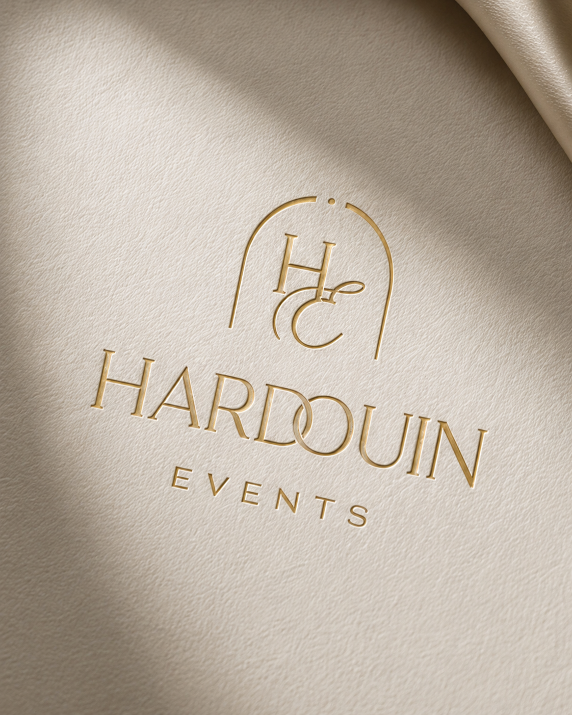 Dorure logo mariage graphiste